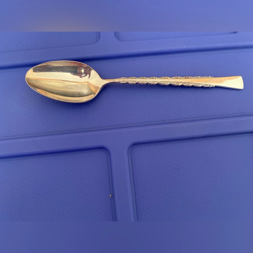 (1) VINTAGE Replacement Piece international deep silver inlaid spoon vintage